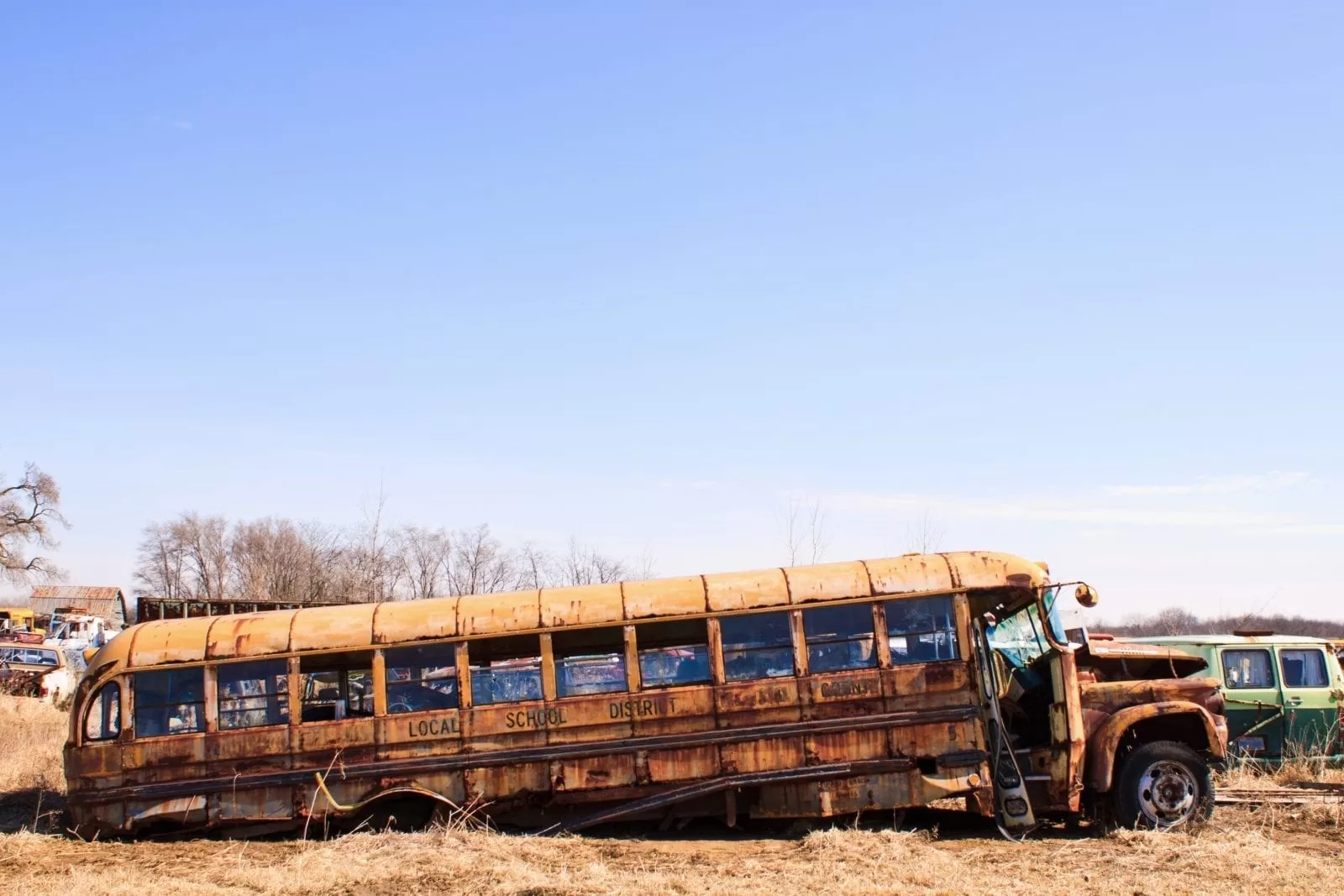A broken and rotten School Bus