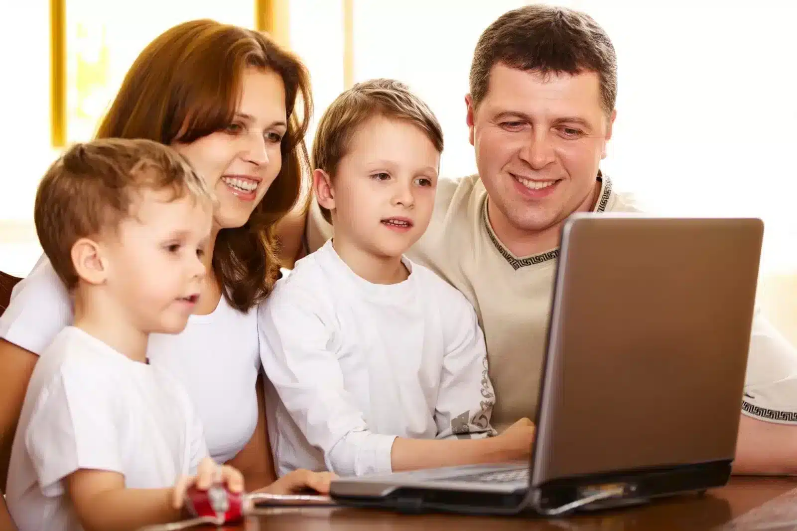 Family-on-a-laptop
